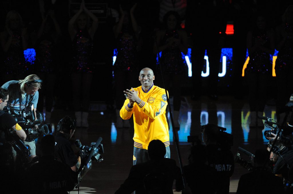 ΘΡΥΛΟΣ! Με 60 πόντους αποχαιρέτησε ο Kobe Bryant – Συγκλονιστικές στιγμές στο Staples Center (ΦΩΤΟ, VIDEO)