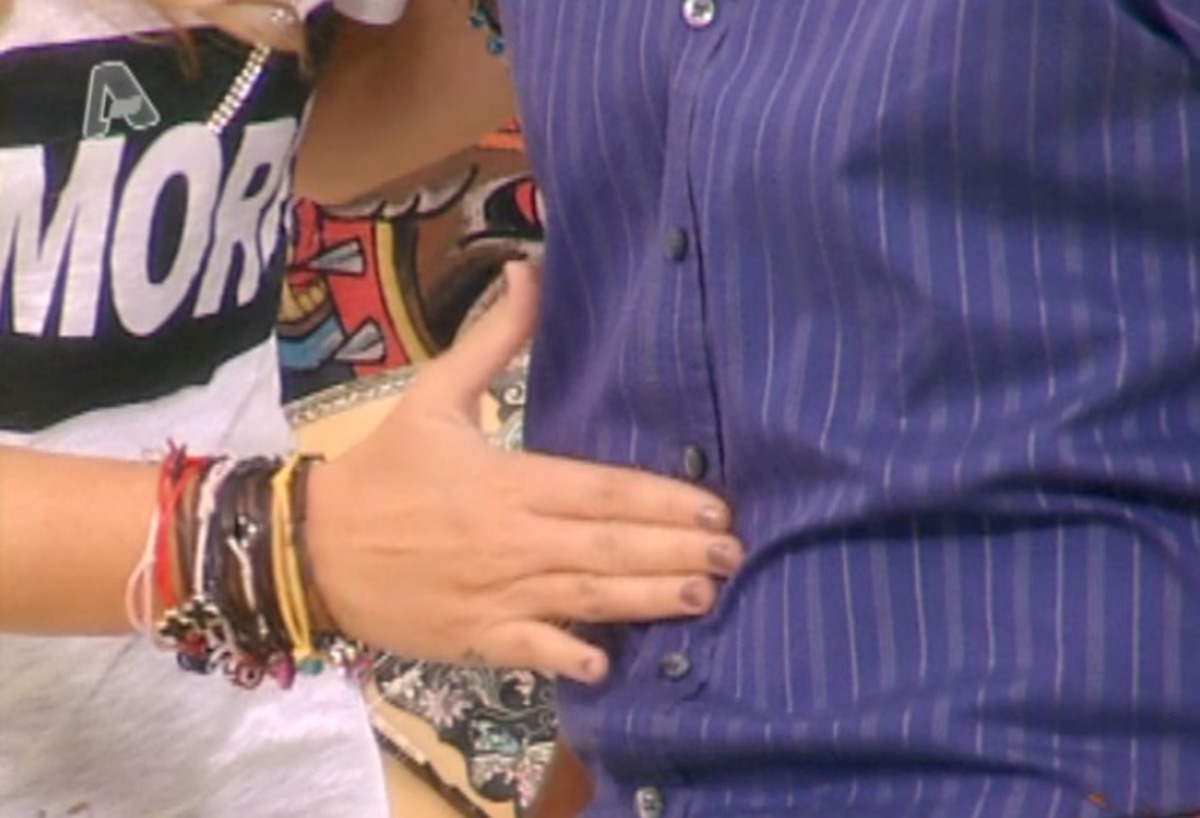 Ποιος τραγουδιστής …παρέδωσε τους κοιλιακούς του στην Γερμανού;