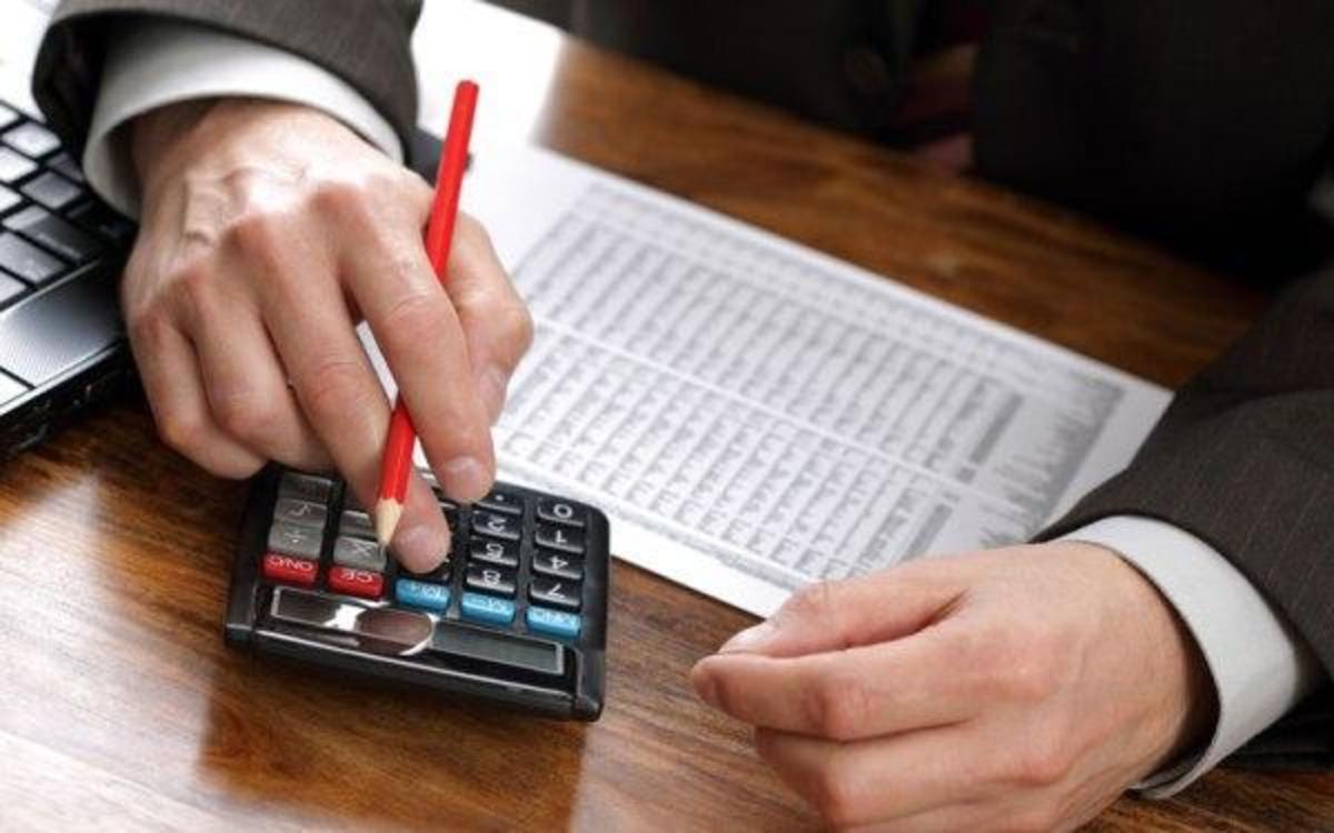 Έλληνας τραγουδιστής στα δικαστήρια για απλήρωτα κοινόχρηστα 9.000 ευρώ!