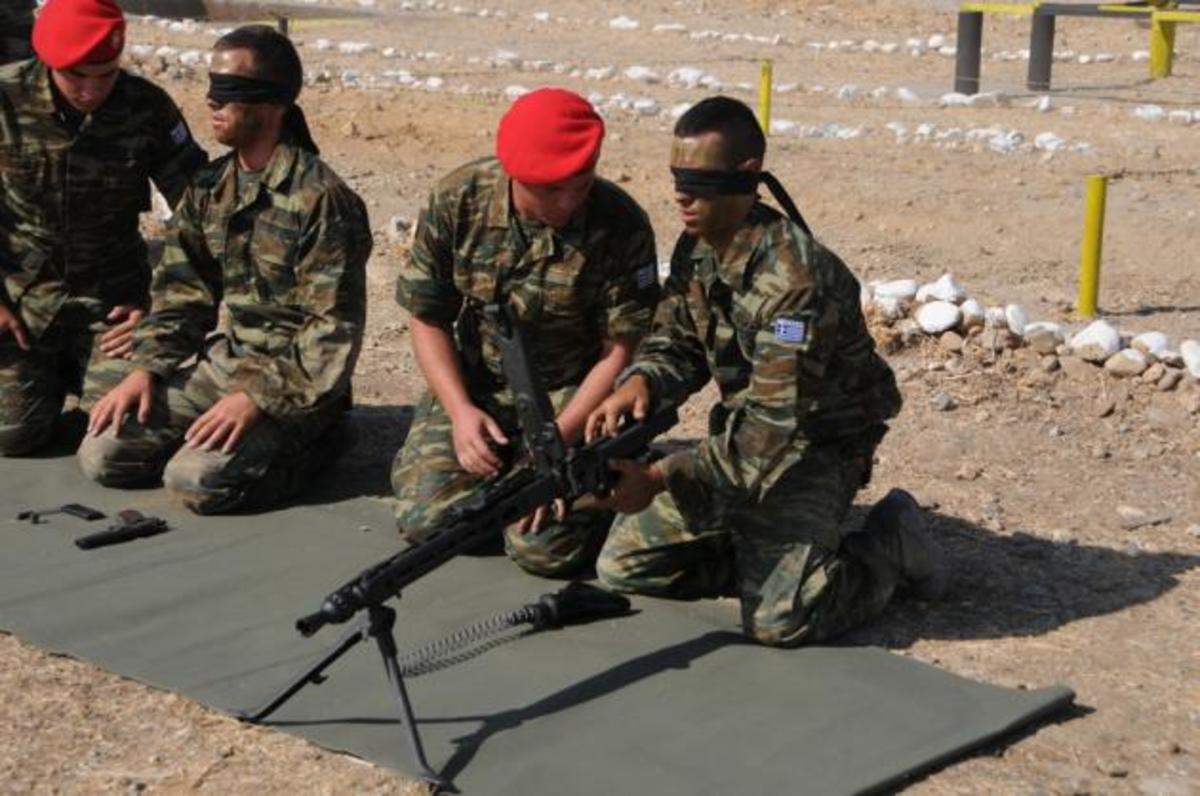 “Κόκκινα Μπερέ” στην “Μεραρχία Κρητών” -Φωτογραφίες