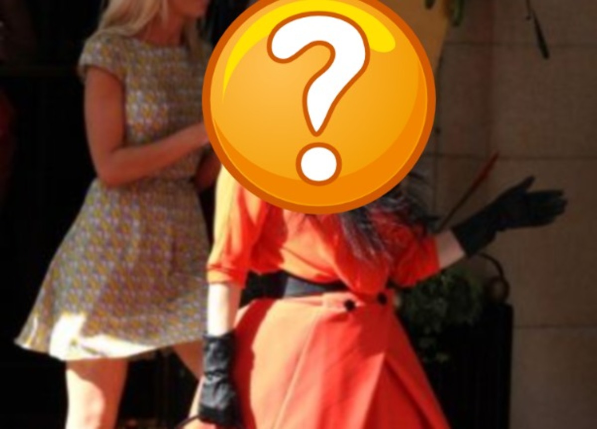 Ποια διάσημη star κυκλοφορούσε σαν Κοκκινοσκουφίτσα στο Λονδίνο;