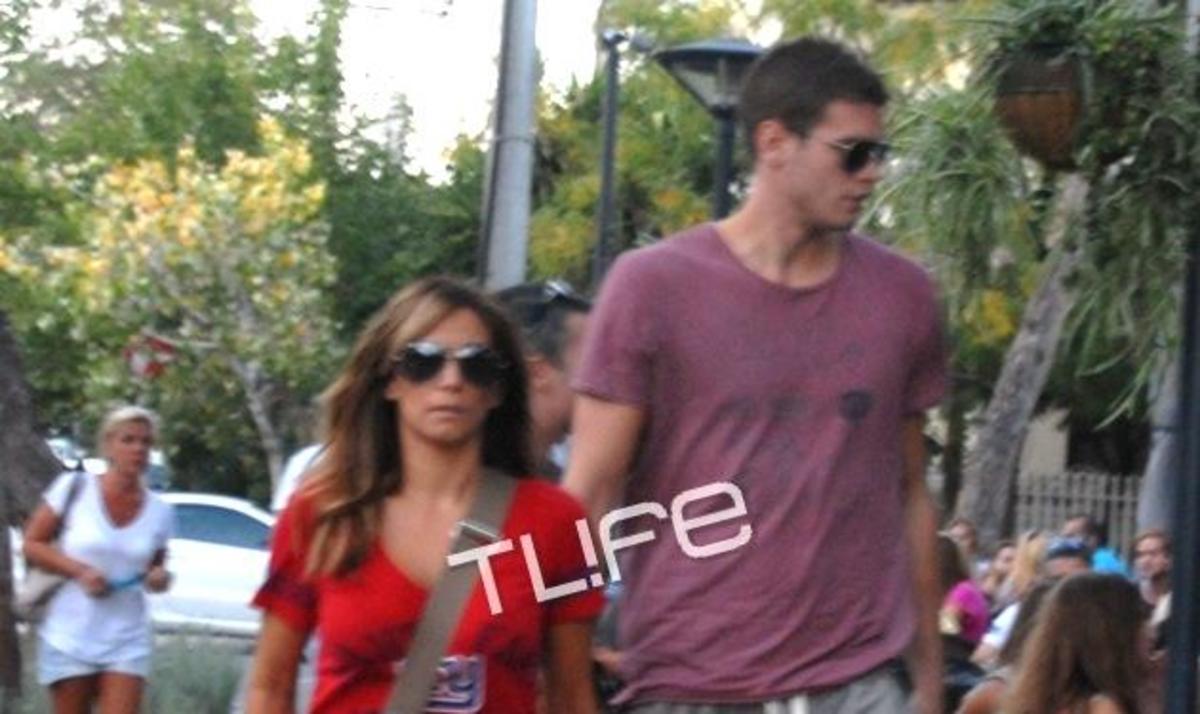 Ε. Κοκκίνου – Γ. Μπόγρης: Βόλτα για δυο στη Γλυφάδα! Φωτογραφίες