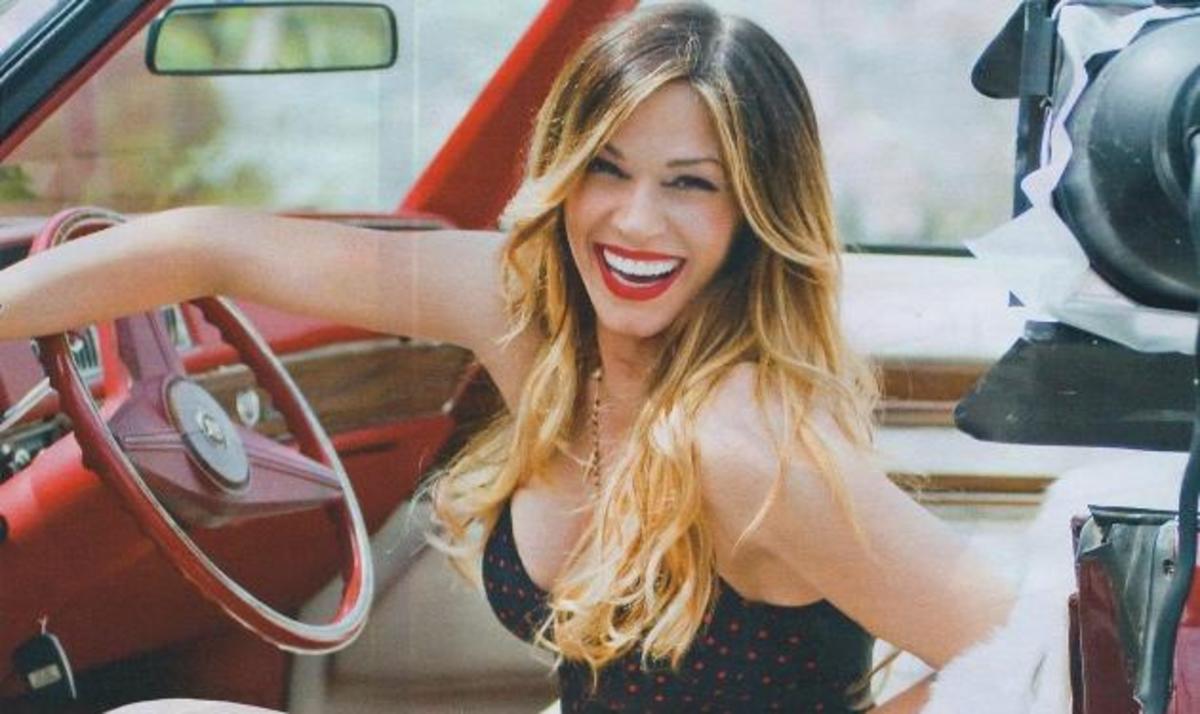 Η καυτή φωτογράφηση της Έλλη Κοκκίνου για το νέο της CD!