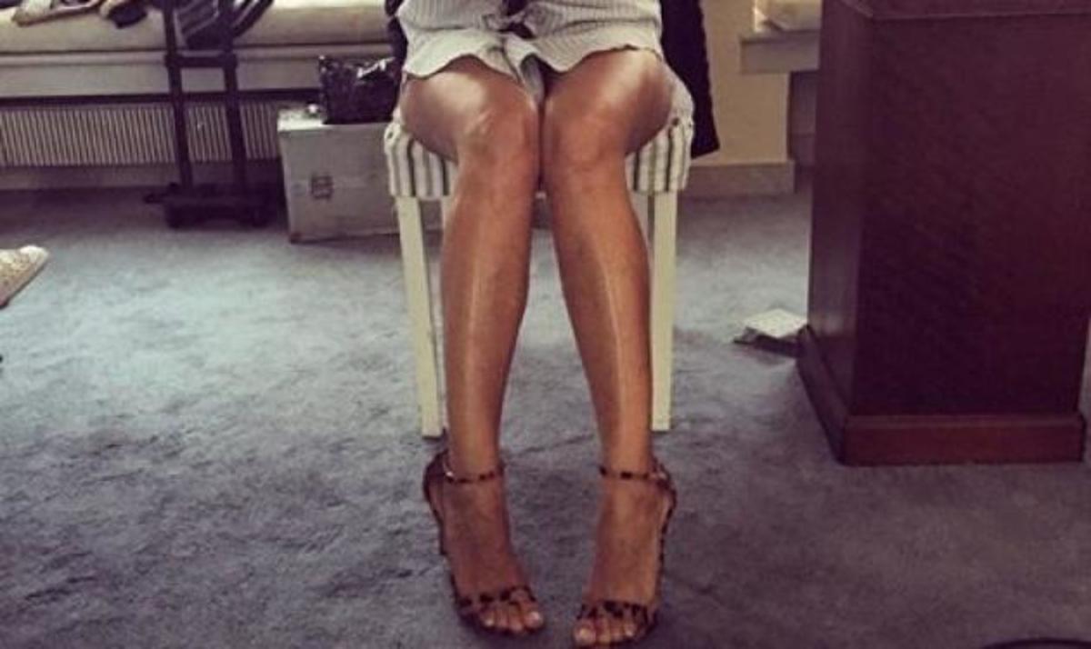 Ποια Ελληνίδα τραγουδίστρια τρέλανε το Instagram με τα σέξι πόδια της;