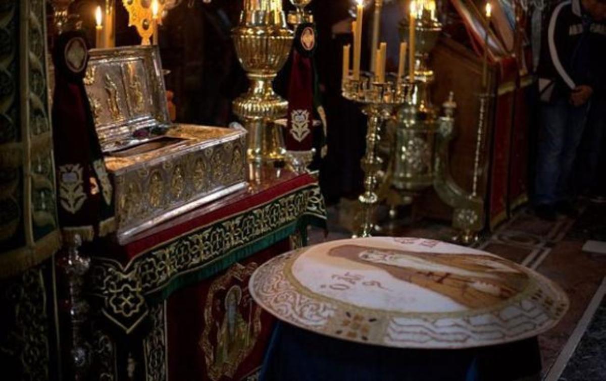 Πώς φτιάχνουν τα κόλλυβα οι μοναχοί στο Άγιον Όρος