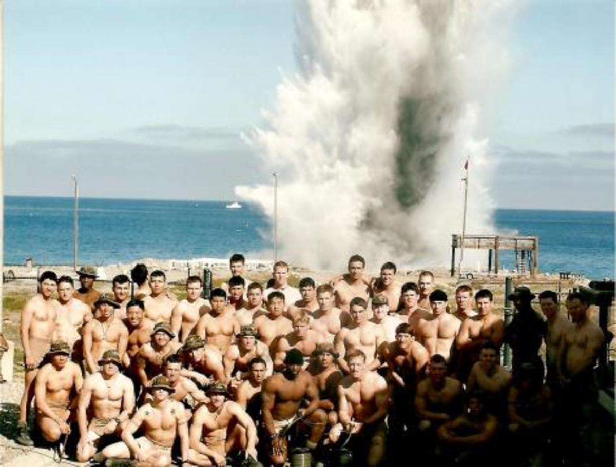 H φωτογραφία είναι από εκπαίδευση των Seals!