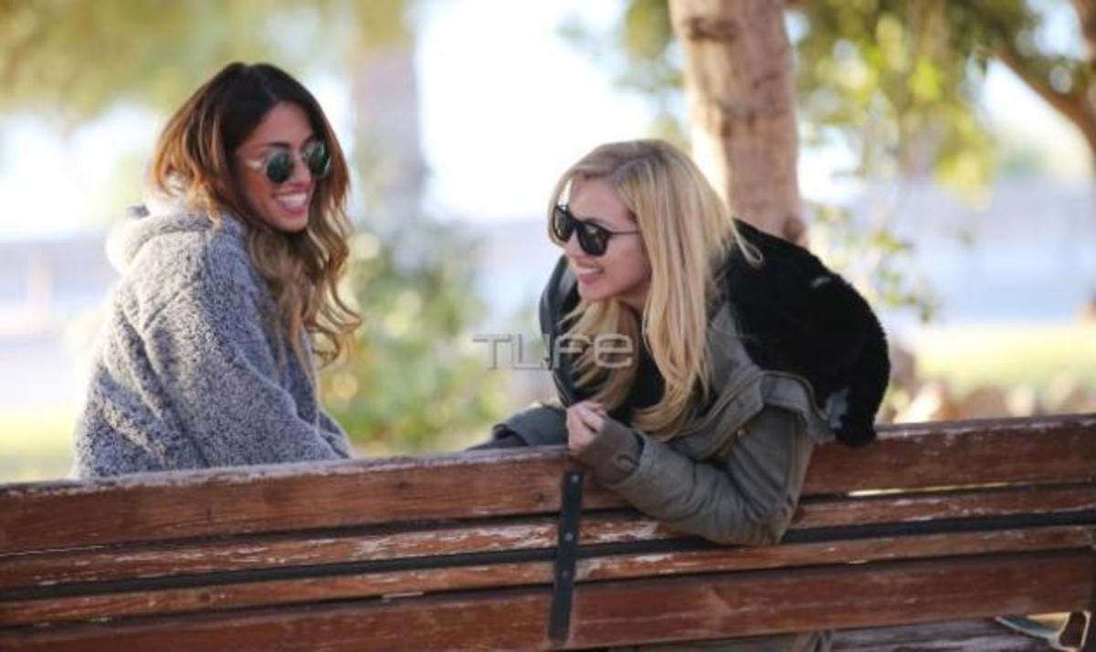 Κωνσταντίνα Σπυροπούλου: Βόλτα με την κολλητή της στη Γλυφάδα!