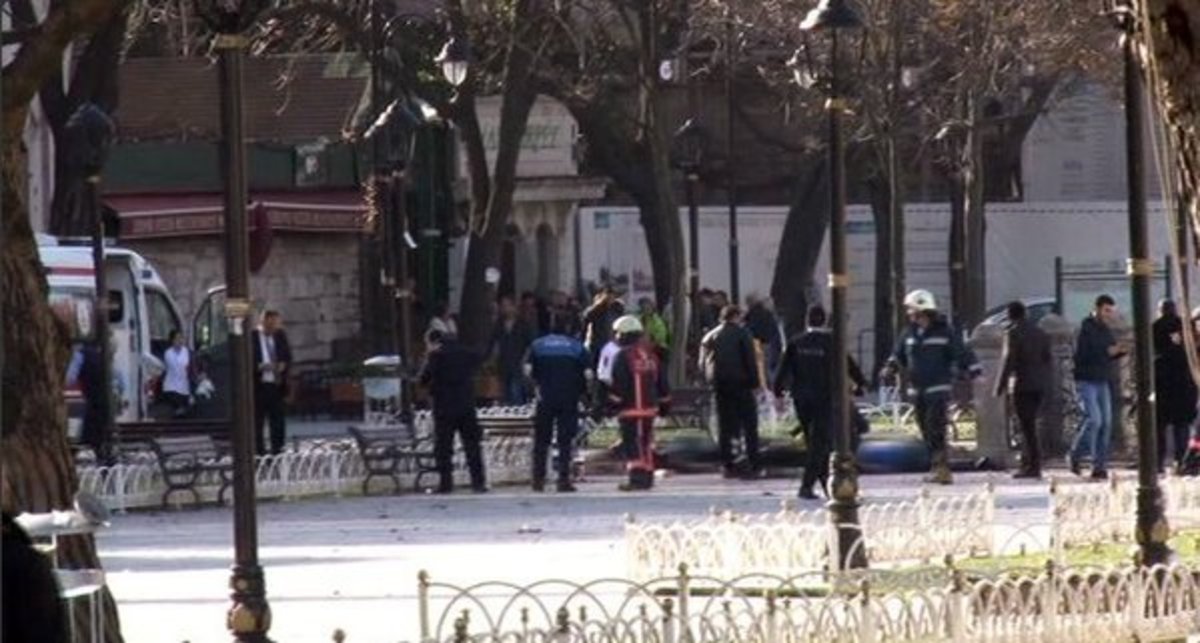 Κωνσταντινούπολη: Έκρηξη με δεκάδες θύματα – Καμικάζι προσπάθησε να πλησιάσει γκρουπ τουριστών κοντά στην Αγία Σοφία και το Μπλε Τζαμί