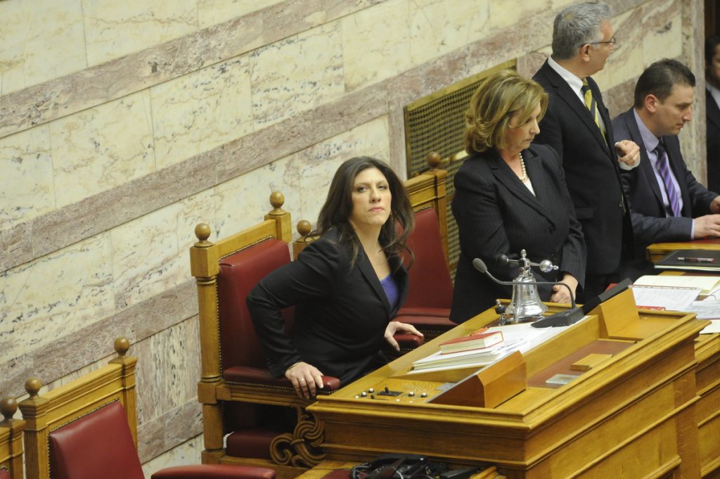 Ένα με την έδρα η νέα Πρόεδρος της Βουλής