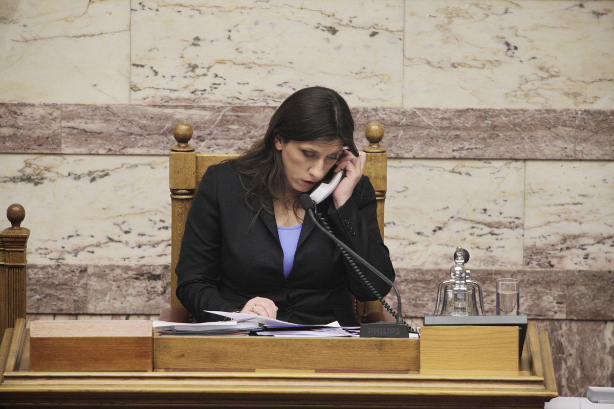 Νέος χαμός στη Βουλή! Πανηγυρικό “αδειασμα” της Ζωής από τον ΣΥΡΙΖΑ