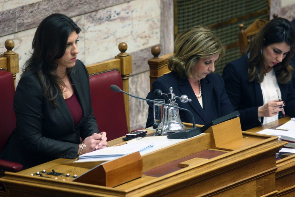 Άστραψε και βρόντηξε η Ζωή Κωνσταντοπούλου με τους προϊσταμένους στη Βουλή