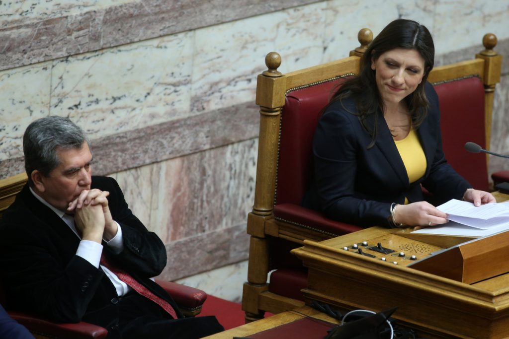 Η Ζωή «σπάει» όλα τα ρεκόρ και το χαίρεται!