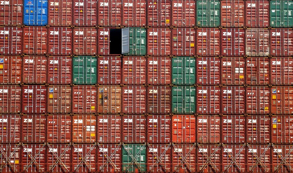 Ήταν έτοιμοι να ρίξουν στην αγορά 4 κοντέινερς με μαϊμού προϊόντα