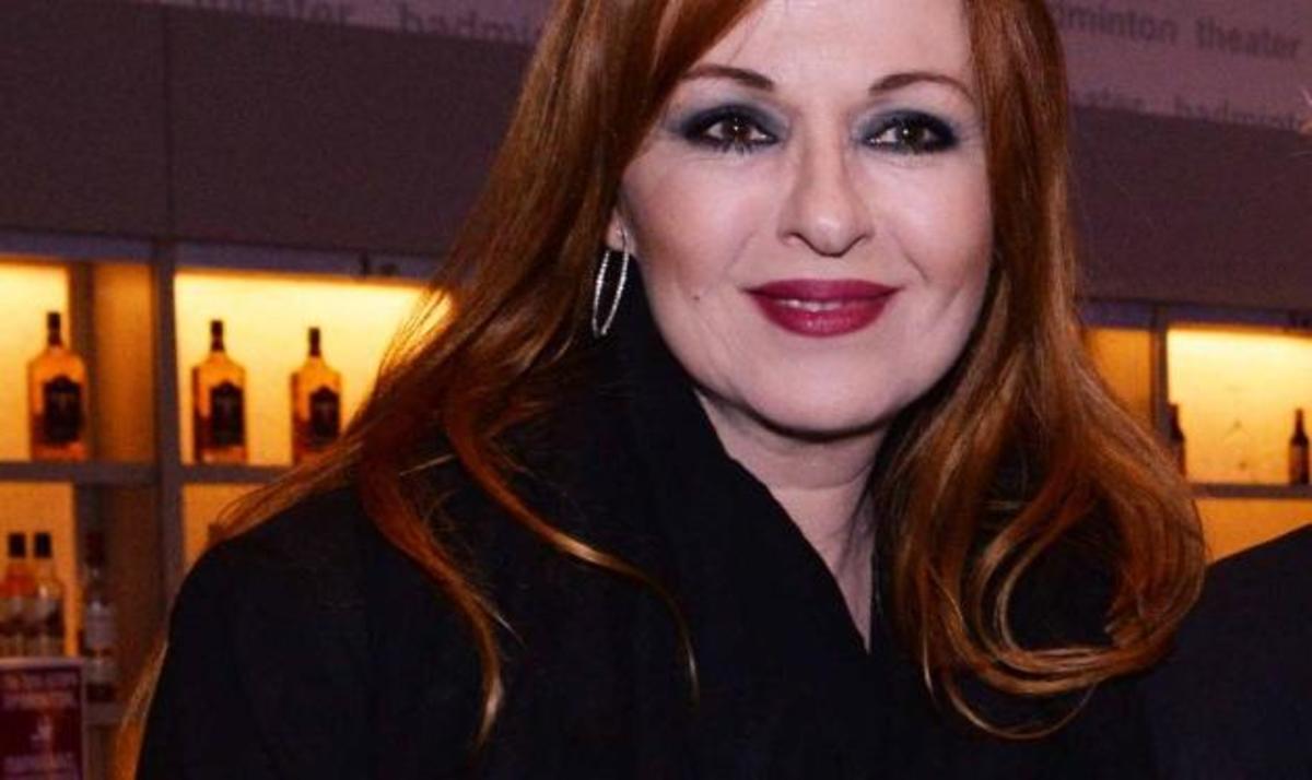 Κοραλία Καράντη: Ανανεωμένη και λαμπερή σε σπάνια βραδινή έξοδο!