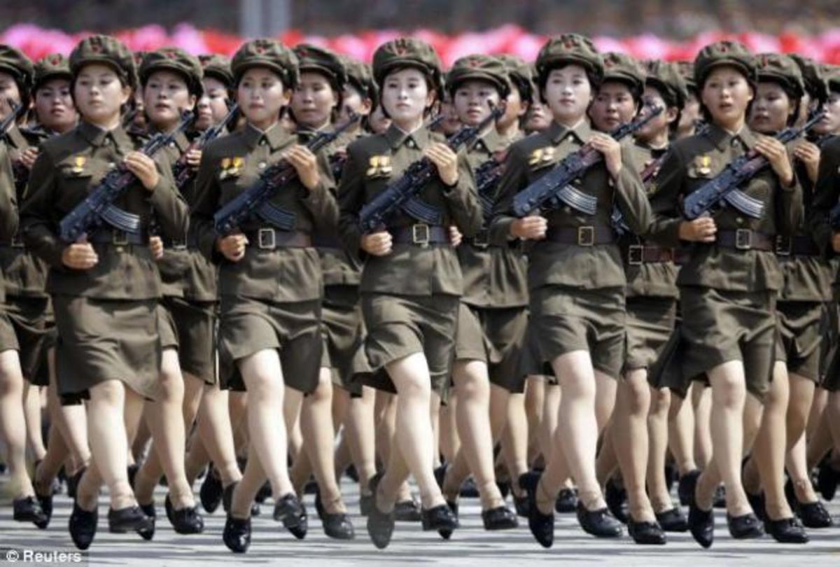 ΒΙΝΤΕΟ: Οι Κορεάτισσες στρατιωτίνες με τα μίνι!