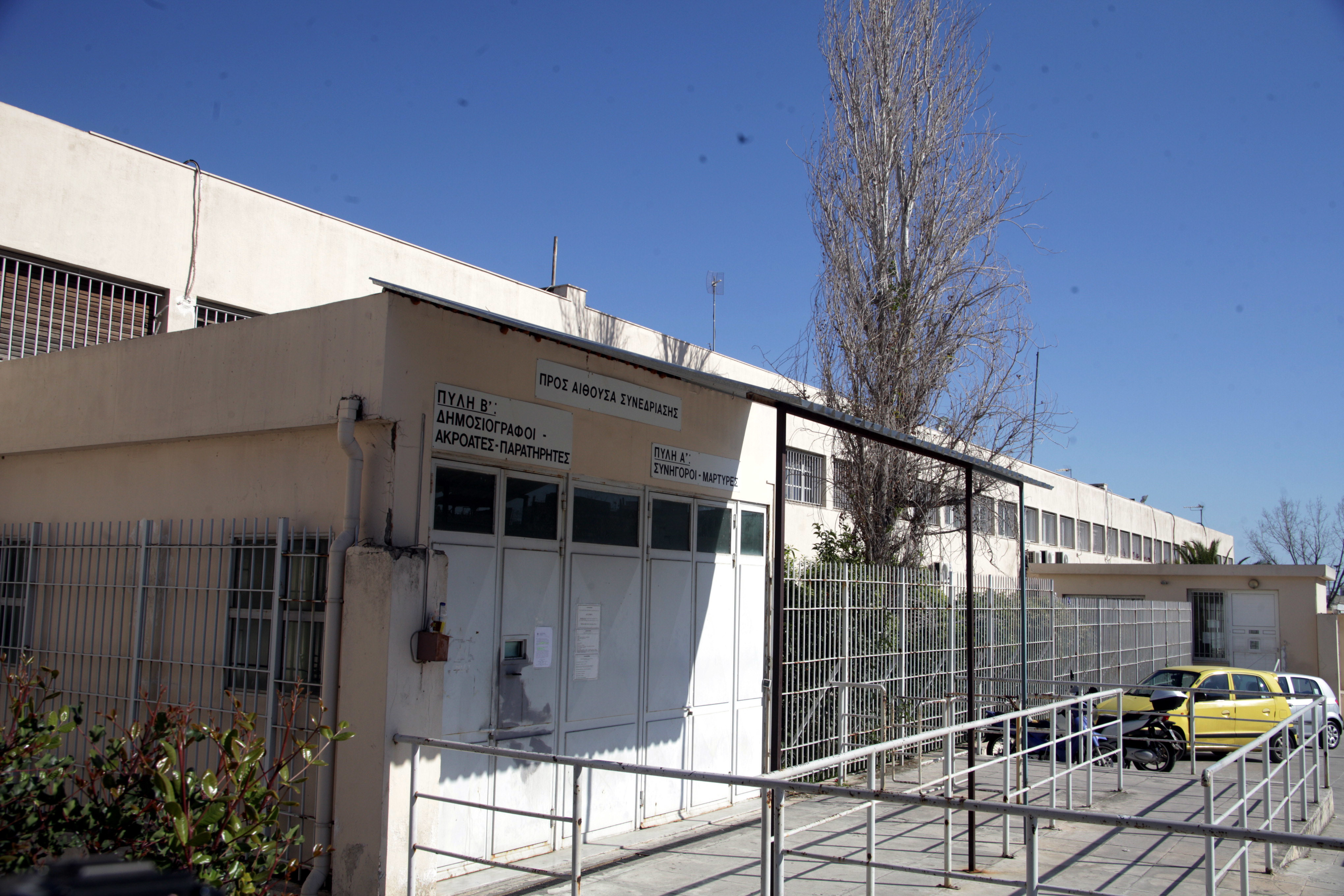 Με απεργία πείνας απειλούν οι κρατούμενοι του νοσοκομείου των φυλακών Κορυδαλλού