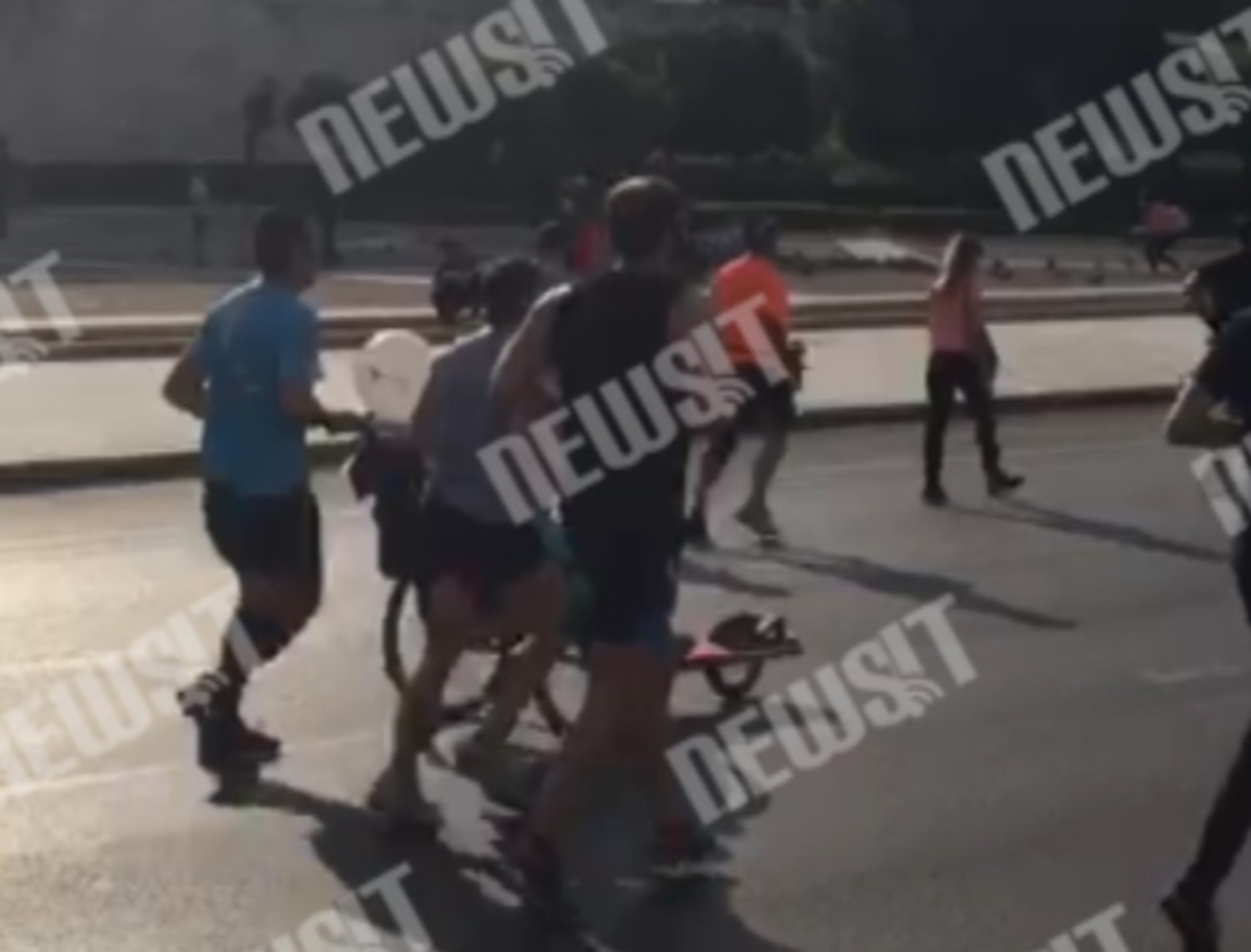 Έτρεξε σε αναπηρικό καροτσάκι