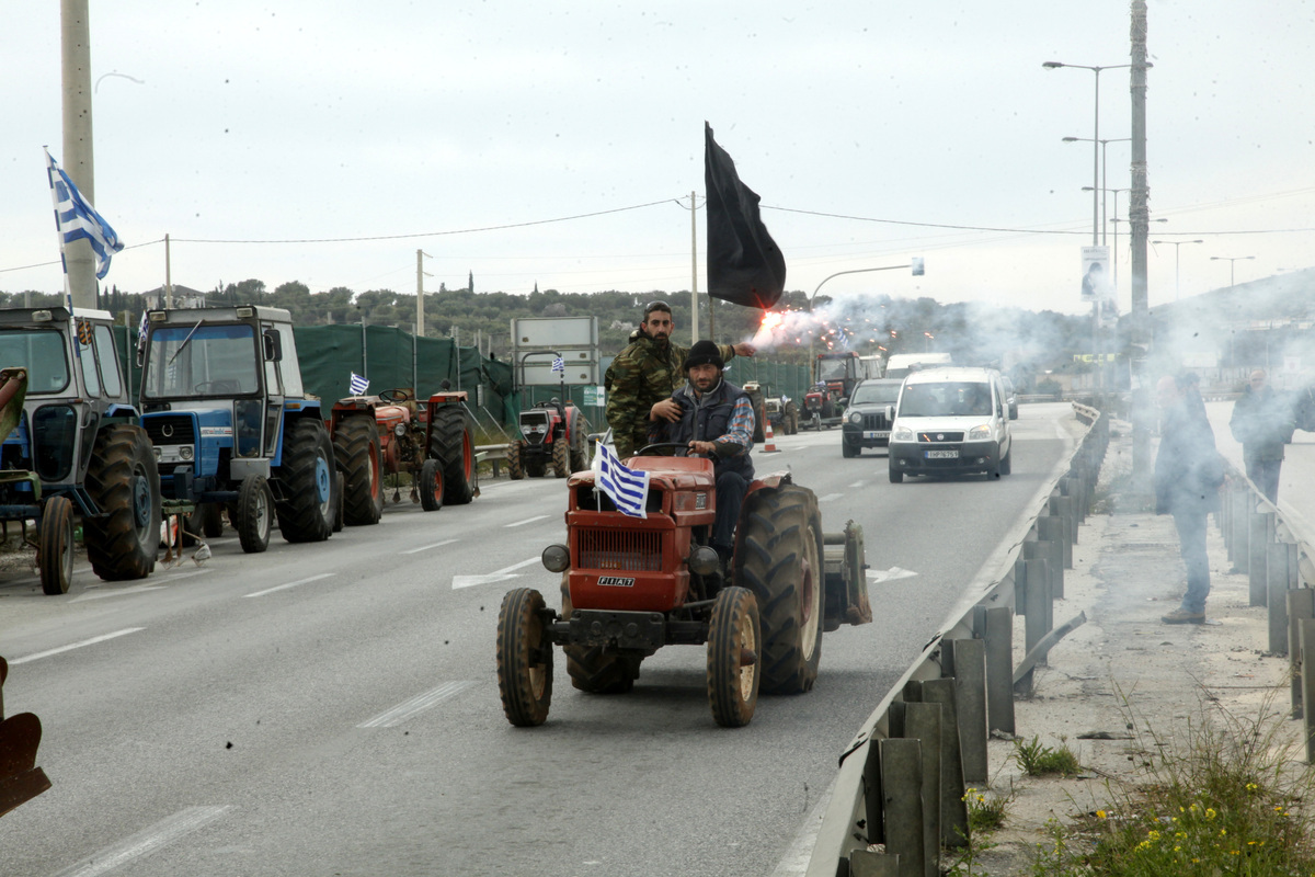 Αγρότες στην Αθήνα! Τεράστιες ουρές στην Αττική Οδό – Δεν φτάνει κανείς αεροδρόμιο!