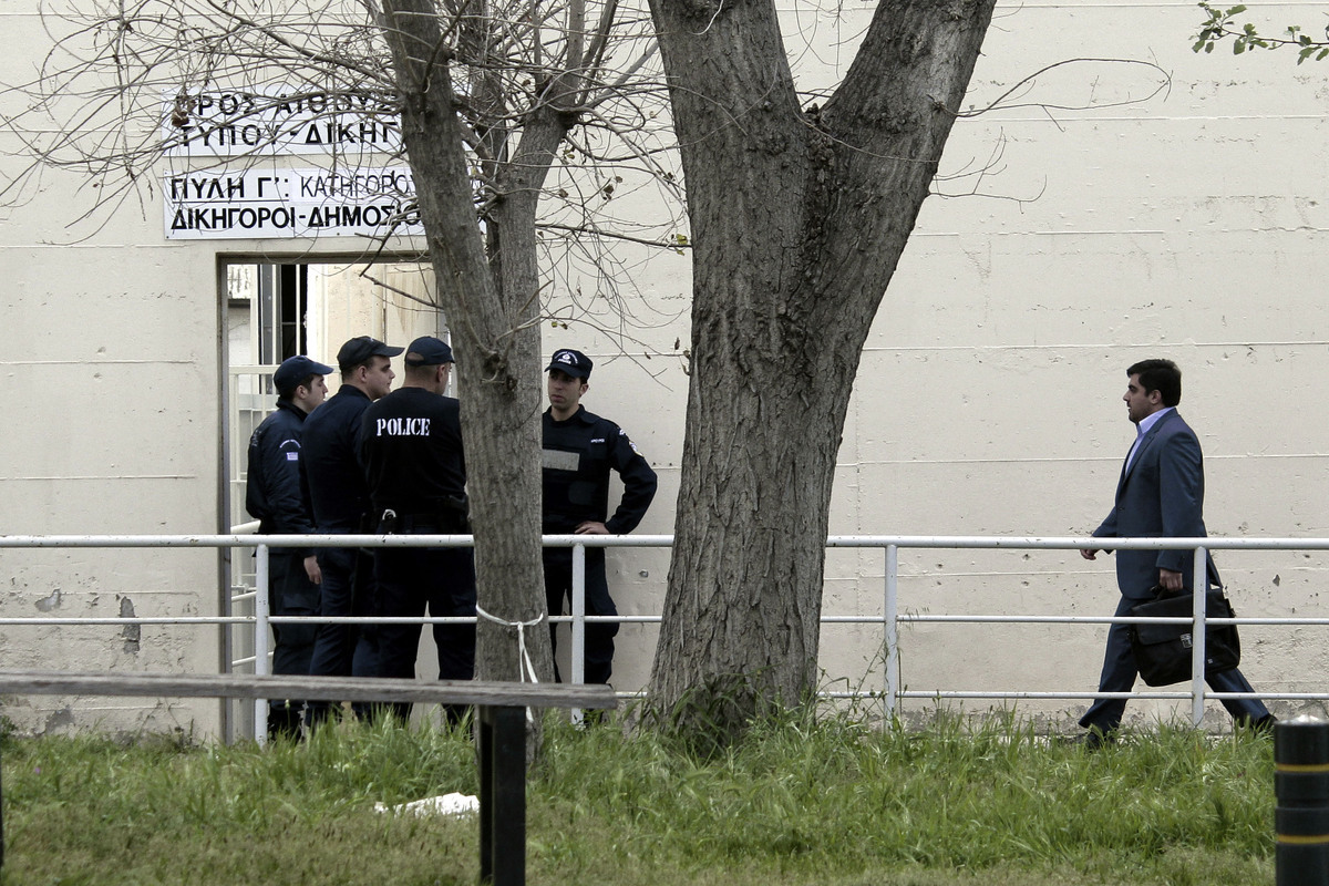 Ξεκινάει και πάλι αύριο η δίκη της Χρυσής Αυγής – “Φρούριο” μέσα και έξω οι φυλακές Κορυδαλλού – Νέες συγκεντρώσεις