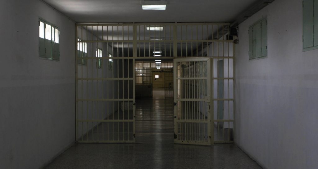 Ένταση στις γυναικείες φυλακές Κορυδαλλού – Σέρβιραν στις κρατούμενες σούπα με…κατσαρίδες!