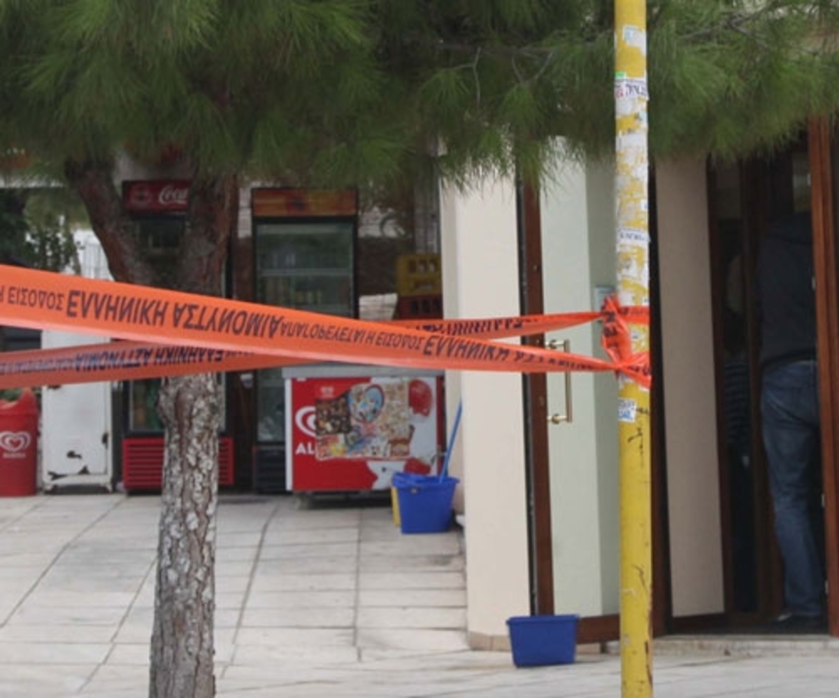 Εύβοια: “Σήκωσαν” τη βιτρίνα κοσμηματοπωλείου