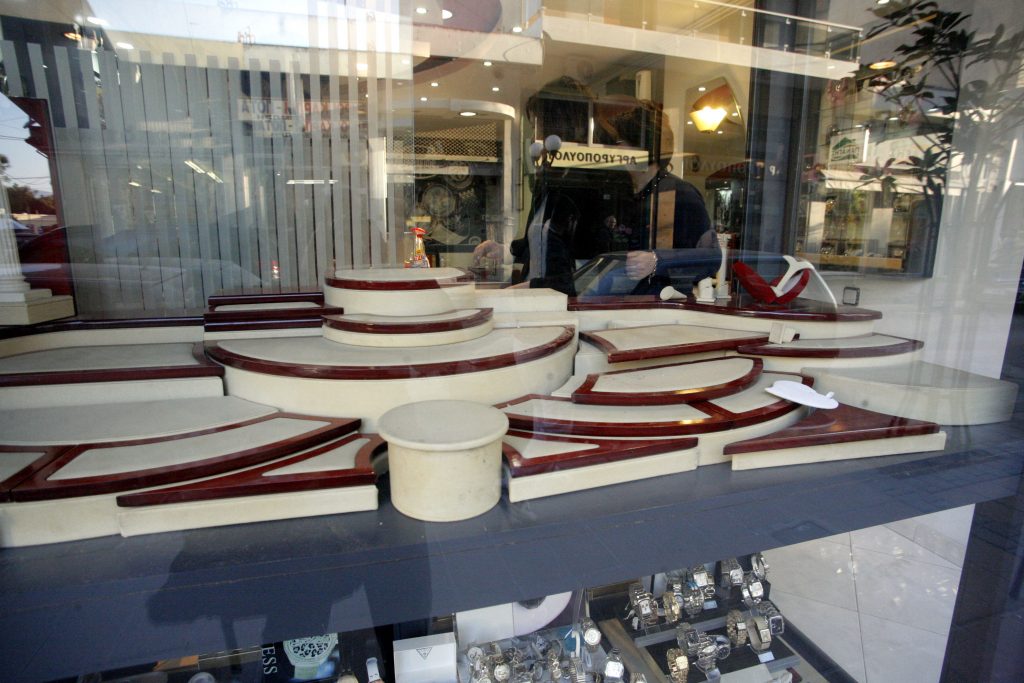 Ληστεία σε κοσμηματοπωλείο στο Χολαργό