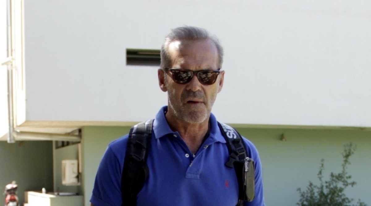 Ο Πέτρος Κωστόπουλος αποχαιρέτησε τη μητέρα του – Συγγενείς και φίλοι στο πλευρό του [pic]