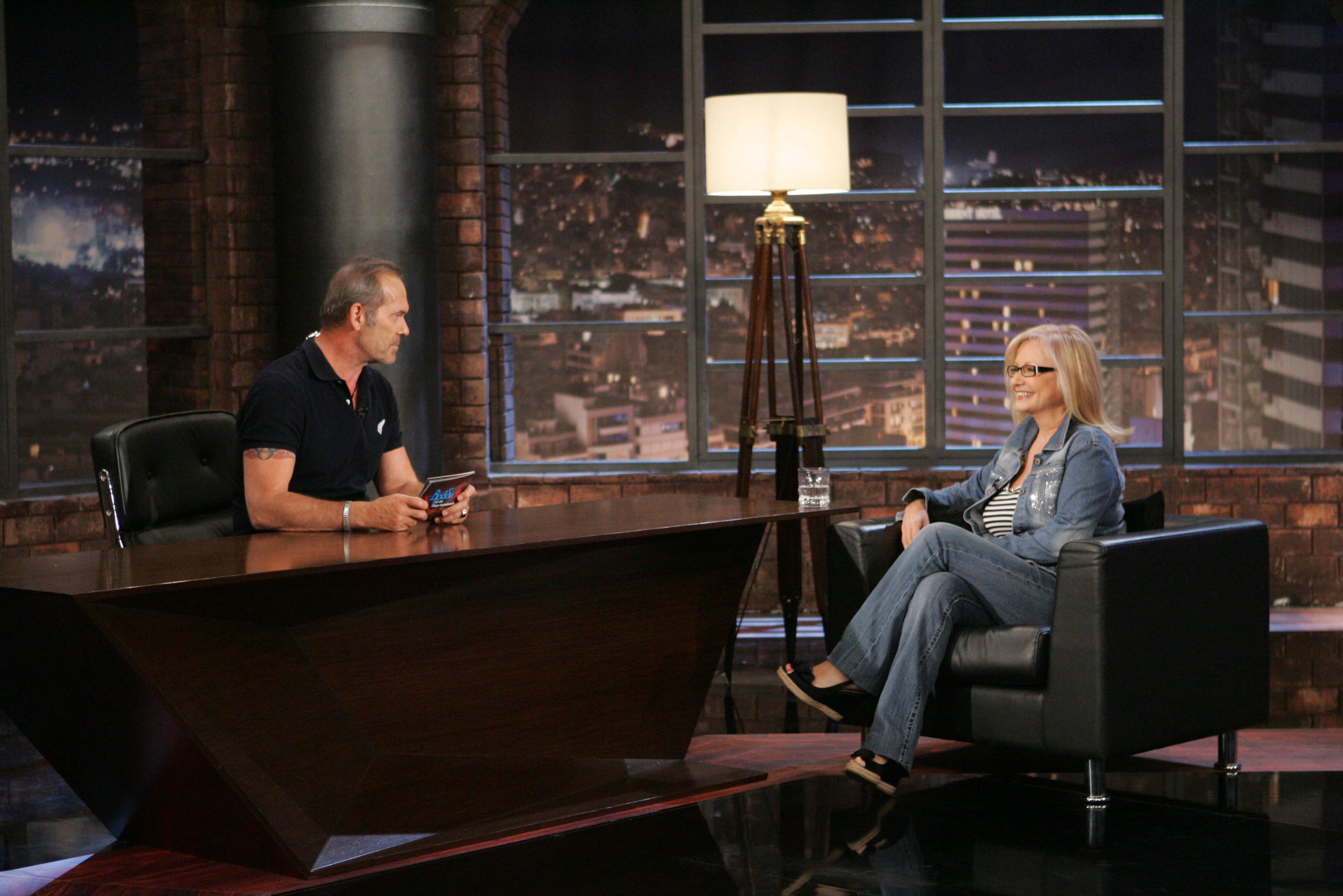 Η Αγγγελική Νικολούλη αποκαλύπτει και αποκαλύπτεται!