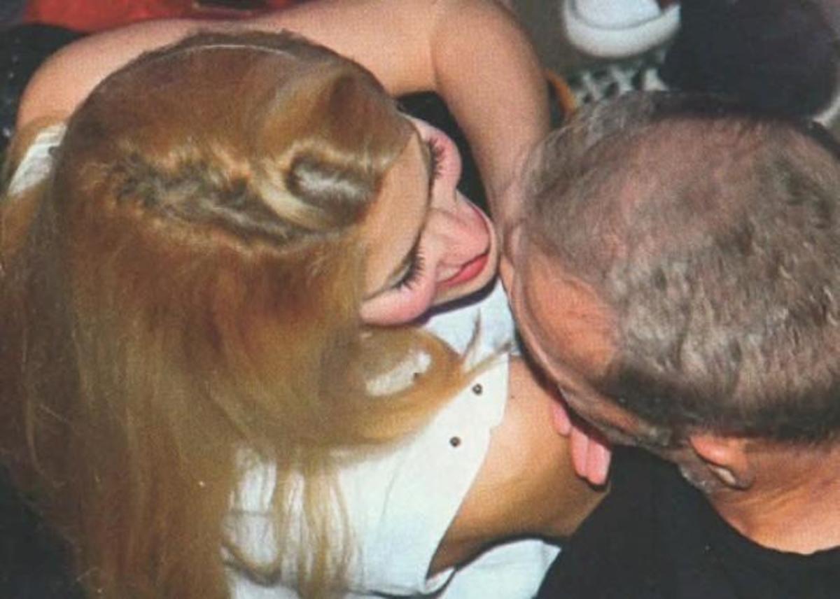 Πέτρος Κωστόπουλος: Διασκέδασε με 26χρονη ξανθιά συνοδό! Φωτογραφίες