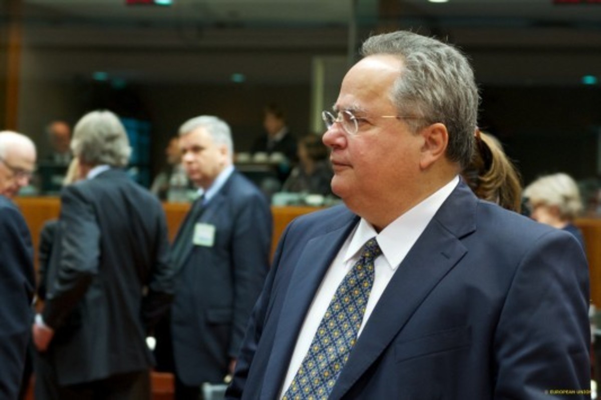 Κοτζιάς: Στηρίζουμε την κυριαρχία της Ουκρανίας