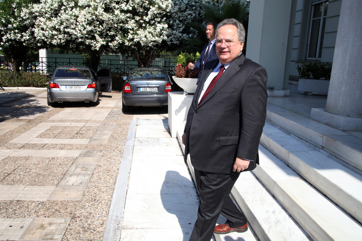 Συνάντηση με τον Πέτρο Μολυβιάτη είχε ο Νίκος Κοτζιάς στο υπουργείο Εξωτερικών