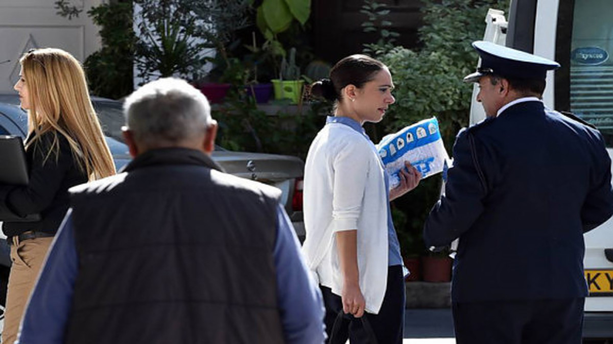 Ξετυλίχθηκε στο δικαστήριο το δράμα του 36χρονου μητροκτόνου που τον βασάνιζαν και τον χτυπούσαν οι γονείς του