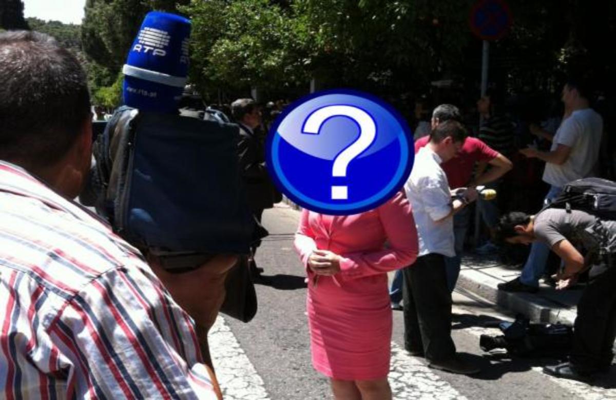 Η δημοσιογράφος που έκλεψε τις εντυπώσεις έξω από το Προεδρικό Μέγαρο