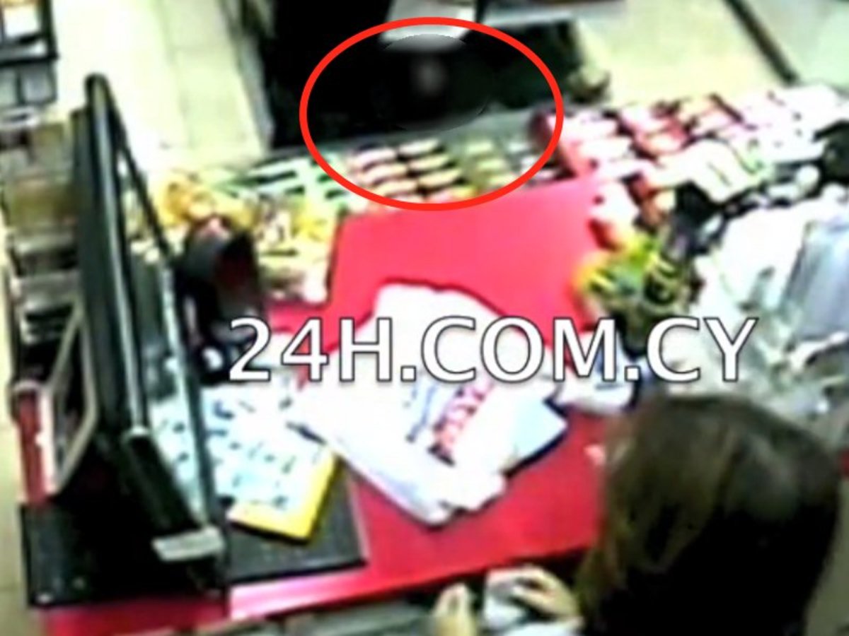 Καρέ – καρέ η δράση του επιδειξία αστυνομικού!