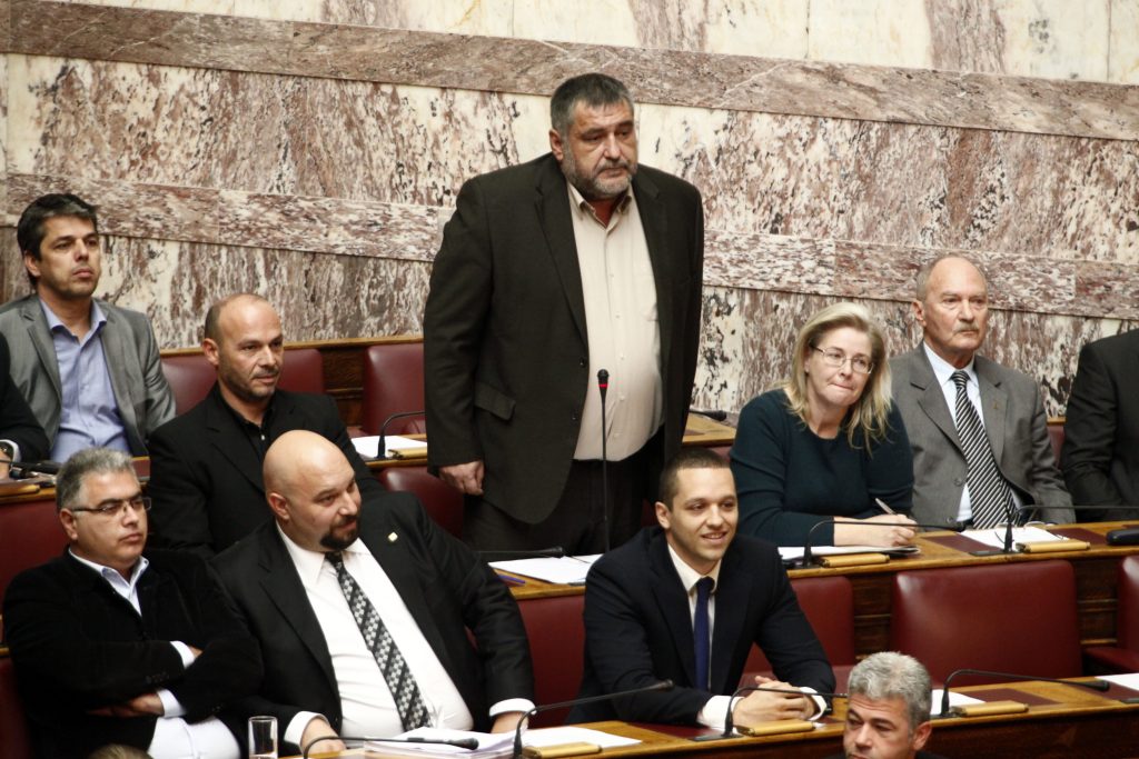 Ένταση στη Βουλή με Χ.Α.