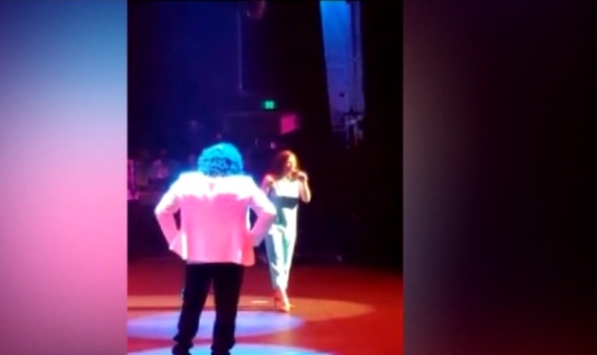 Η πρώτη δημόσια εμφάνιση Κουρκούλη – Κελεκίδου μετά τη μετακόμιση στην Αυστραλία! Βίντεο