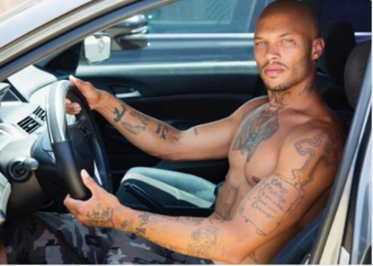 Ο κούκλος κακοποιός που έγινε μοντέλο και κάνει χαμό στο instagram!