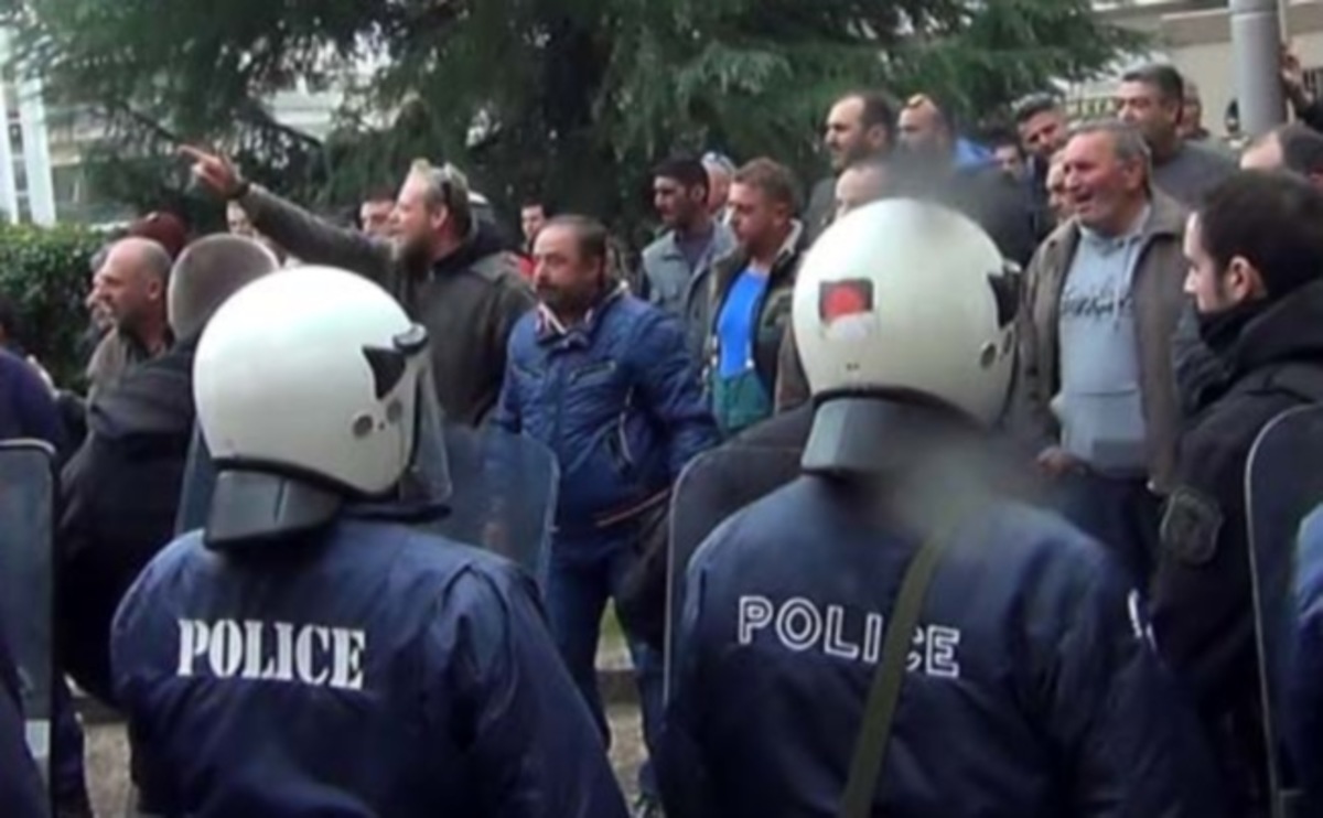 Προπηλακισμός βουλευτών του ΣΥΡΙΖΑ στην Κοζάνη