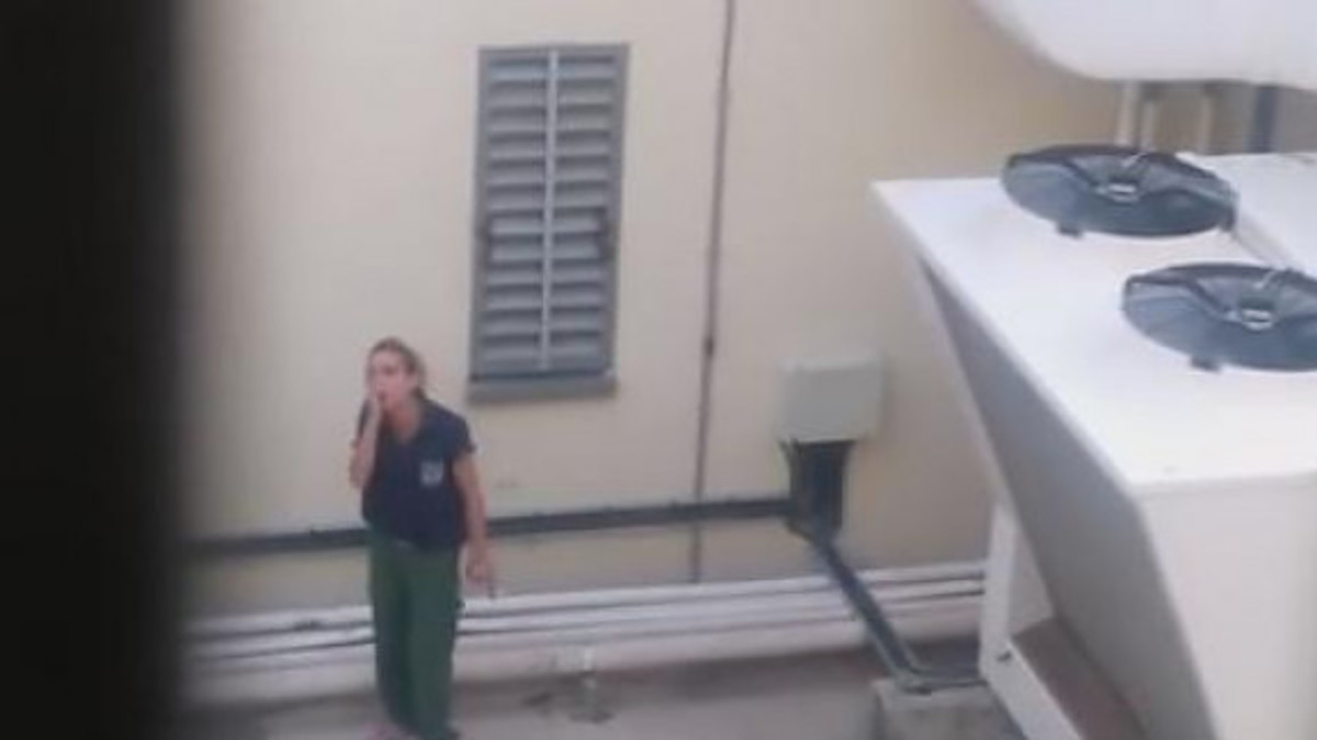 Σάλος στα κρατητήρια με γυναίκα αστυνομικό: «Ε γ@μώσε μπάσταρδε…»