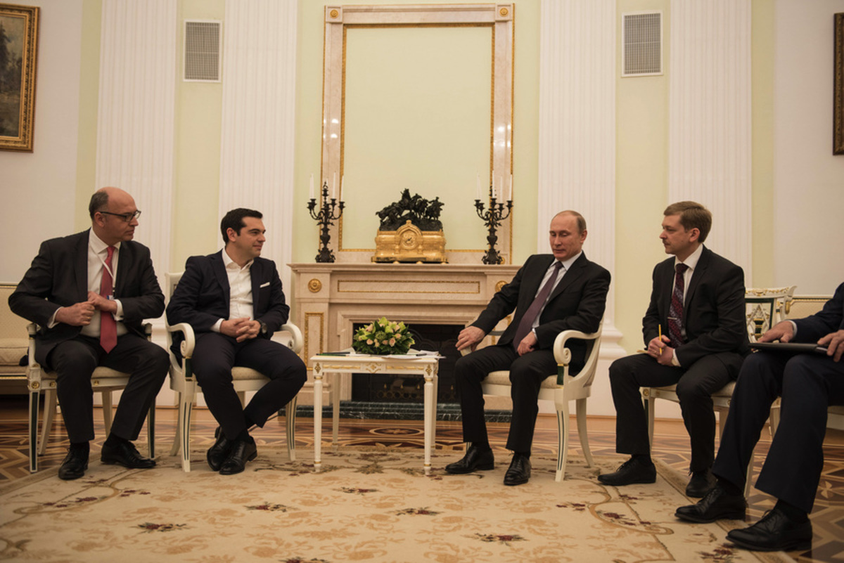 Στα κάγκελα οι Γερμανοί για την επίσκεψη Τσίπρα στη Ρωσία