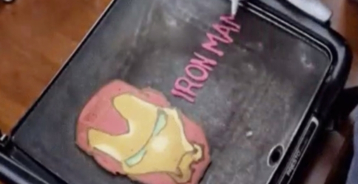 Δεν θα πιστεύετε τι φτιάχνει αυτός ο… καλλιτέχνης με τις κρέπες