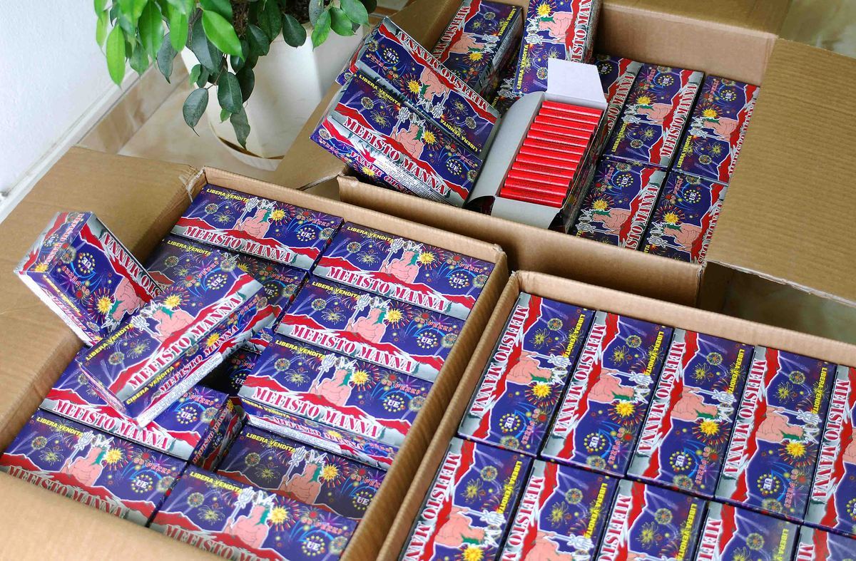 Χωρίς… κροτίδες και βεγγαλικά θα κάνουν Ανάσταση δύο άτομα που συνελήφθησαν