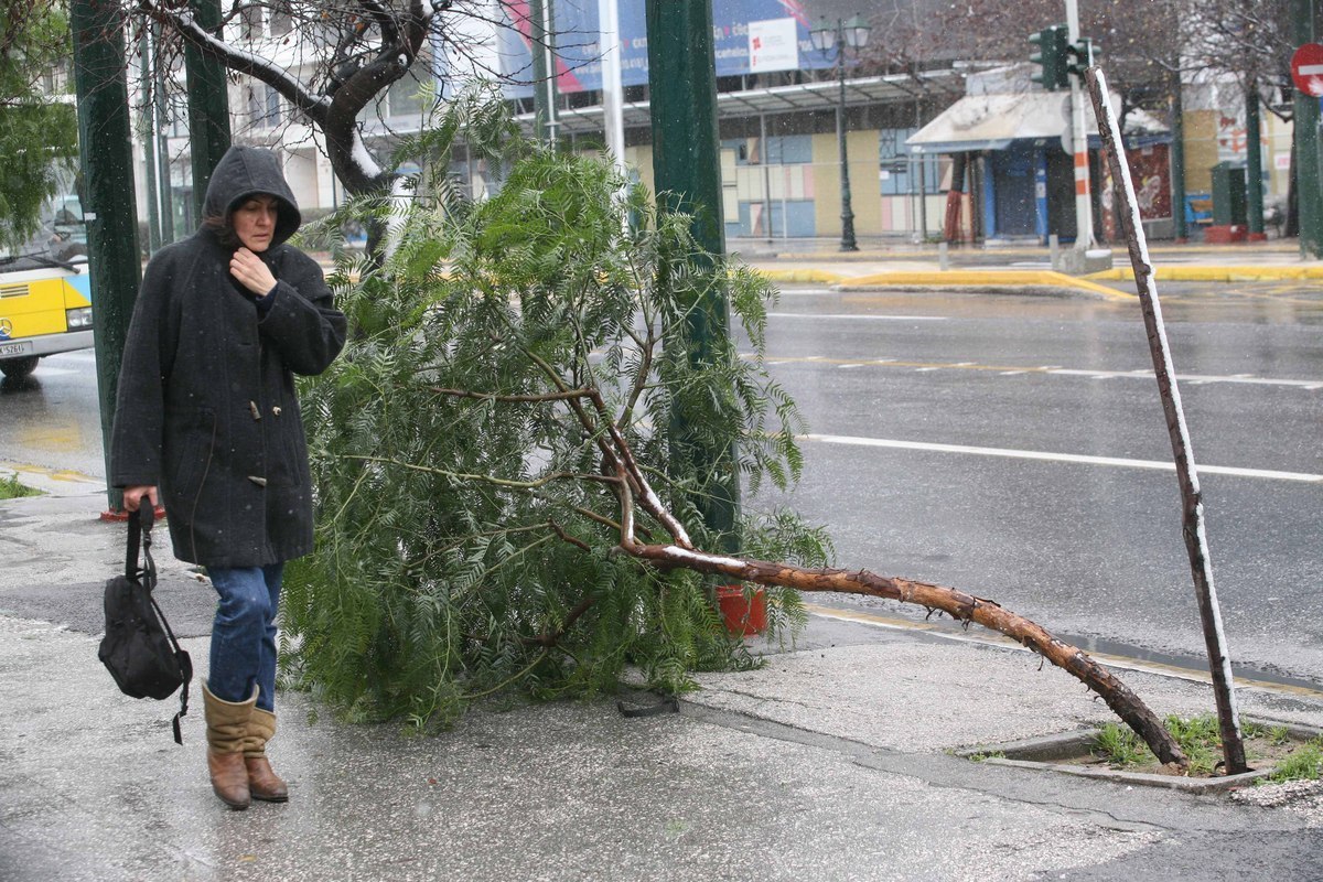 Σε ποιές περιοχές θα παραμείνει η κακοκαιρία και τη Μ. Παρασκευή