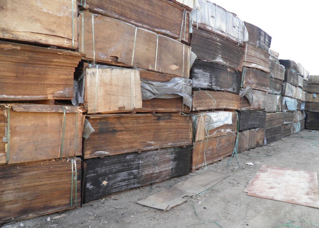 Έφερναν στην Ελλάδα 5.800 τόνους ξύλα “δηλητήριο”