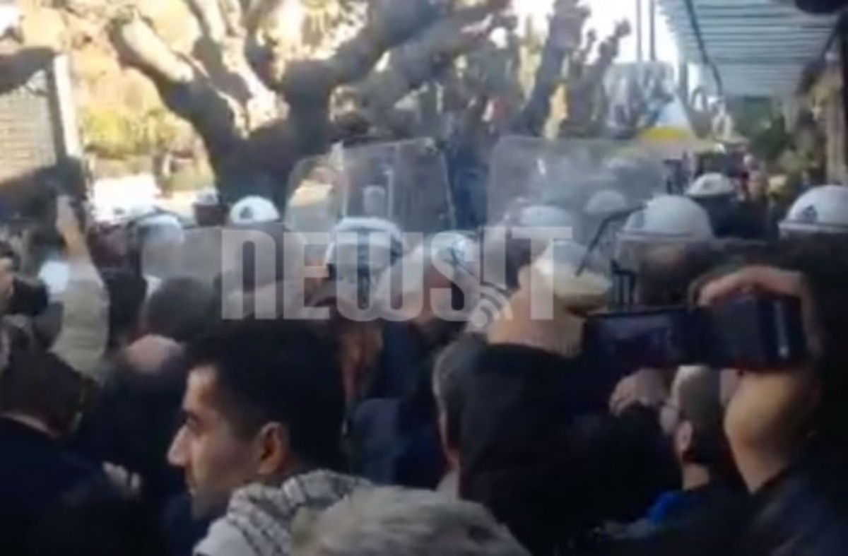 Πορτοκαλοπόλεμος στο Σύνταγμα