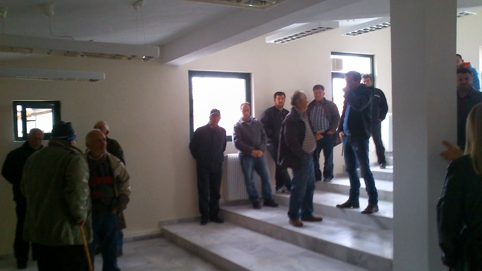 Όταν δεν πάει ο Υπουργός στους πληγέντες, πάνε οι πληγέντες στον Υπουργό (VIDEO)