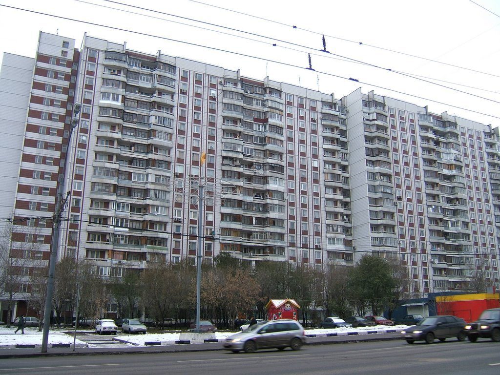 Ζηλιάρης είχε κρεμαστεί για να κατασκοπεύσει την κοπέλα του, αλλά η γειτόνισσα του έκοψε το σχοινί