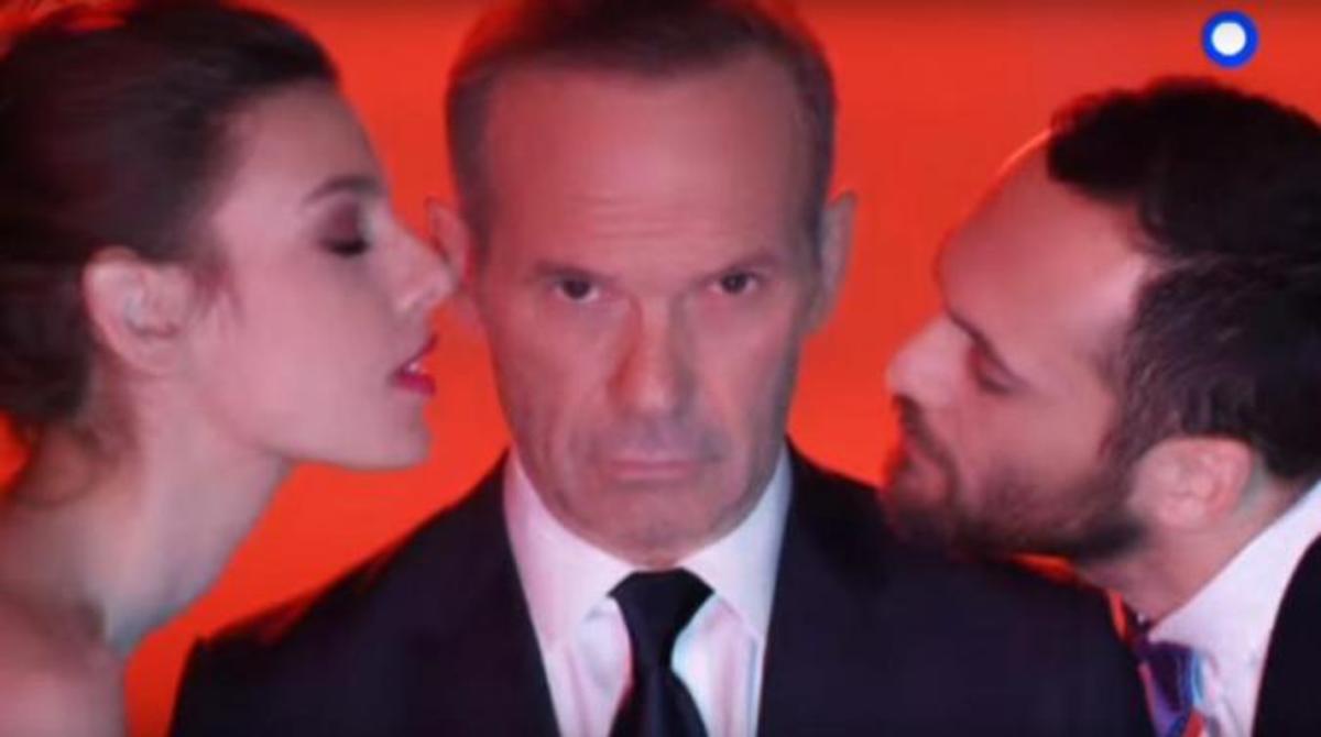 Βράδυ: Ο Πέτρος Κωστόπουλος περνά τα πάνδεινα στο τρέιλερ του και …αντέχει!