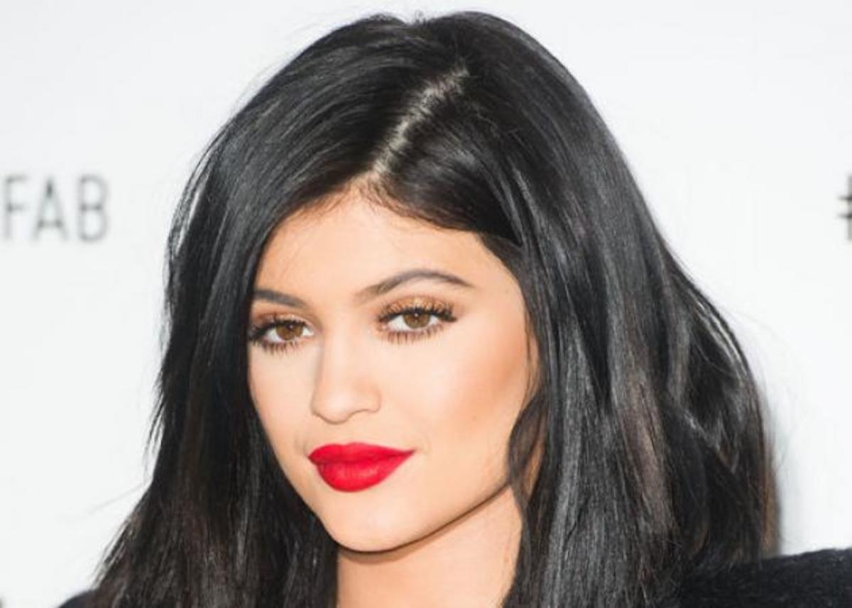 Μάθε το μυστικό που κρύβουν τα χείλη της Kylie Jenner!