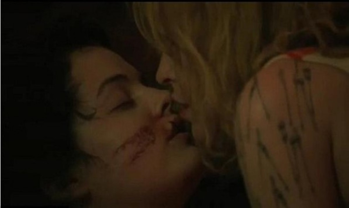 Το λεσβιακό φιλί της Kylie Minogue με την εγγονή του Elvis Prisley!